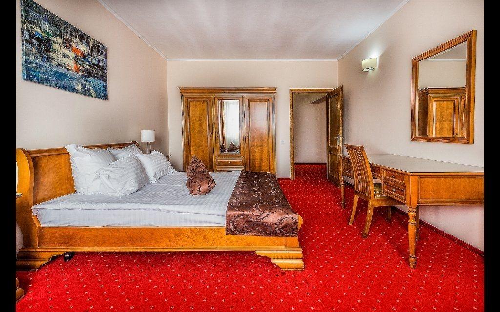 Hotel Athos R.M.T. Cluj-Napoca Ngoại thất bức ảnh